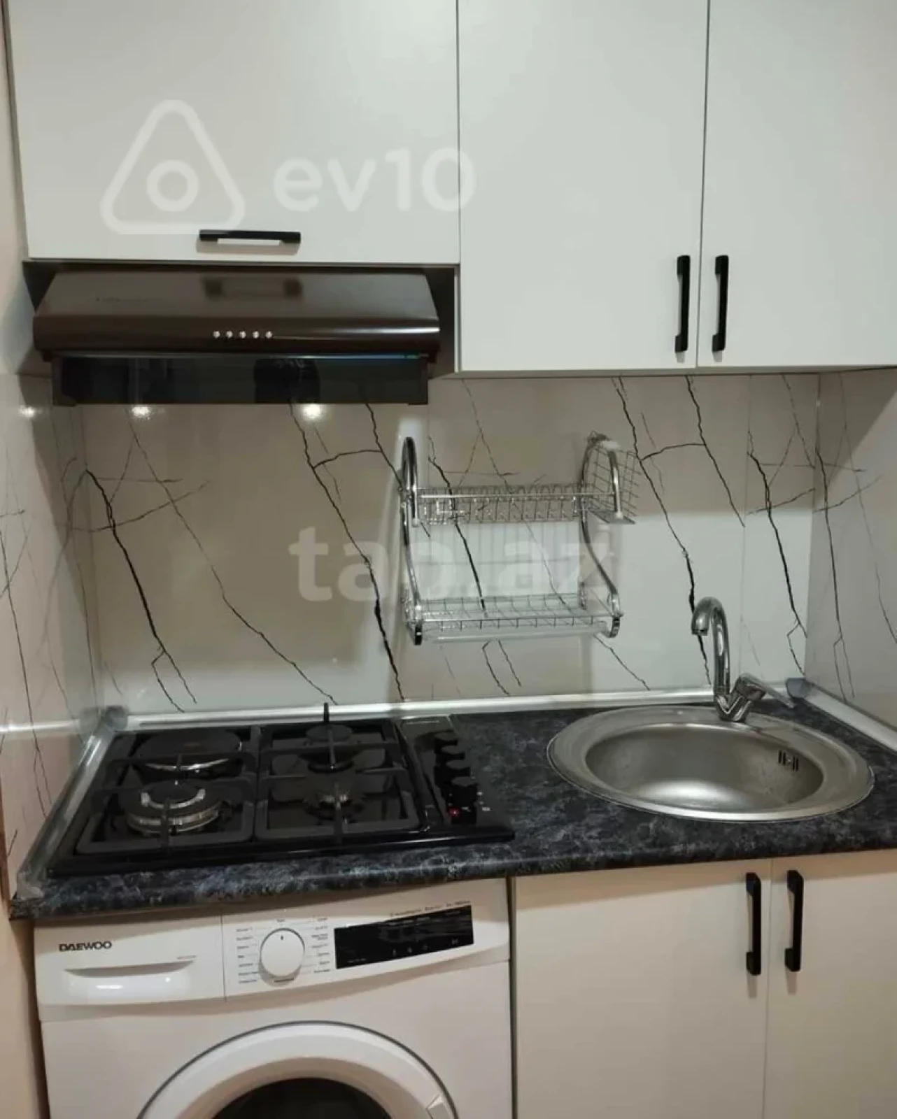 Kirayə verilir 2 otaqlı köhnə tikili 60 m²