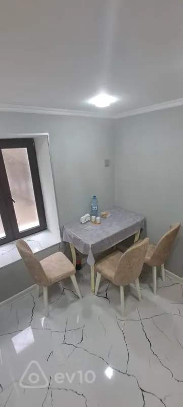 Kirayə verilir 1 otaqlı köhnə tikili 30 m²
