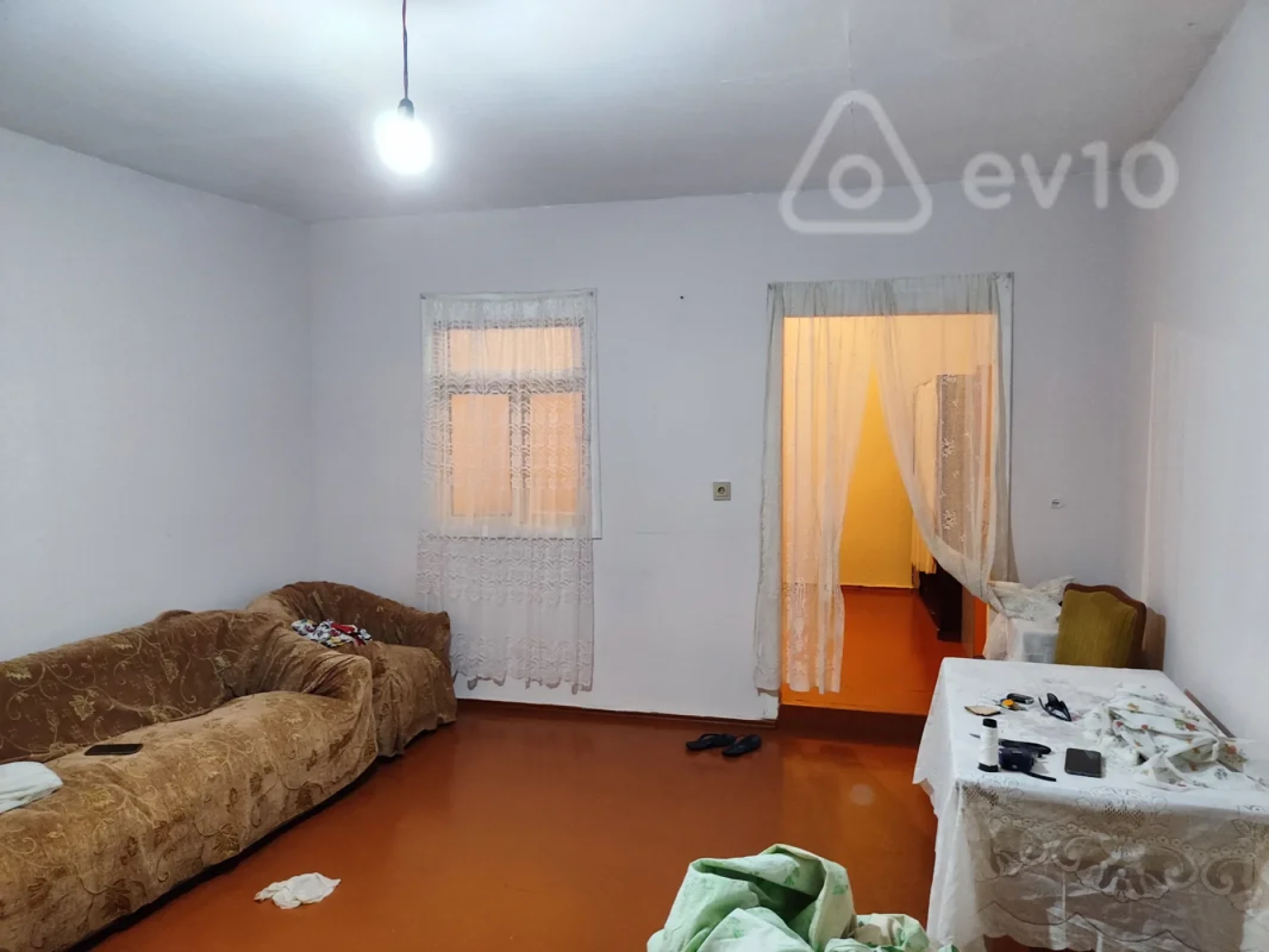 Satılır 4 otaqlı həyət evi 64 m²