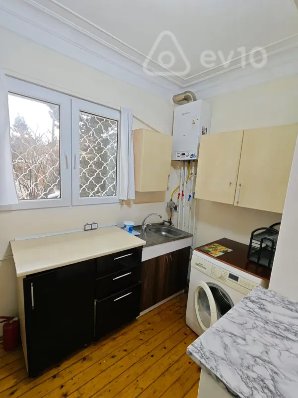 Kirayə verilir 3 otaqlı köhnə tikili 75 m²