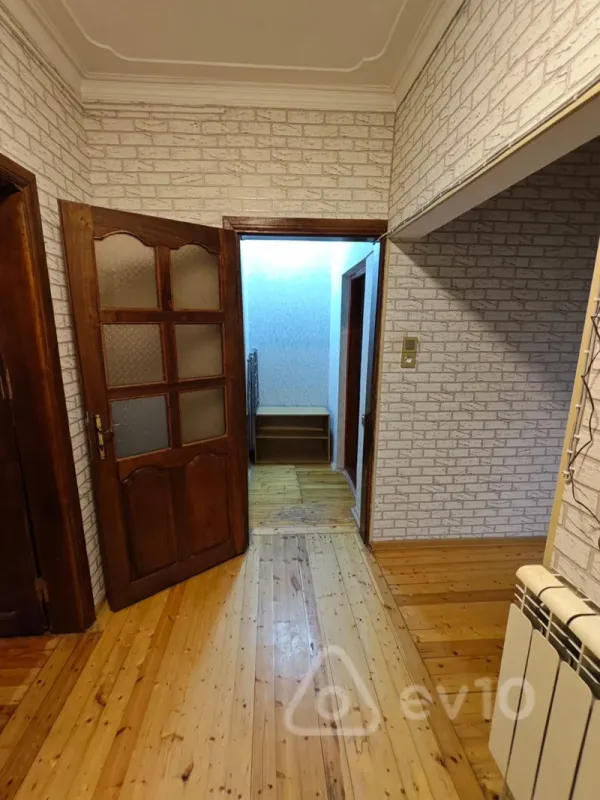 Kirayə verilir 3 otaqlı köhnə tikili 75 m²
