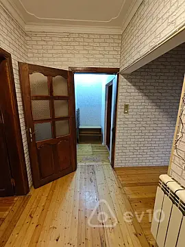 Kirayə verilir 3 otaqlı köhnə tikili 75 m²