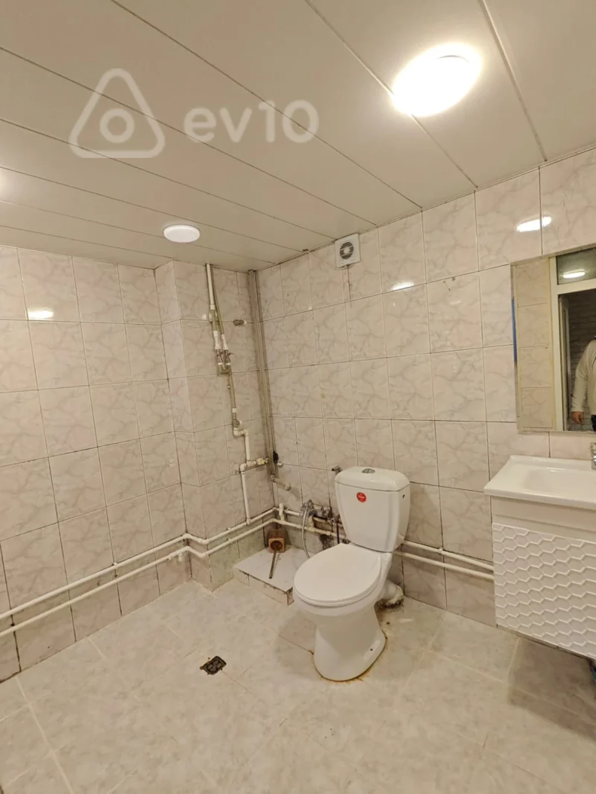 Kirayə verilir 3 otaqlı köhnə tikili 75 m²