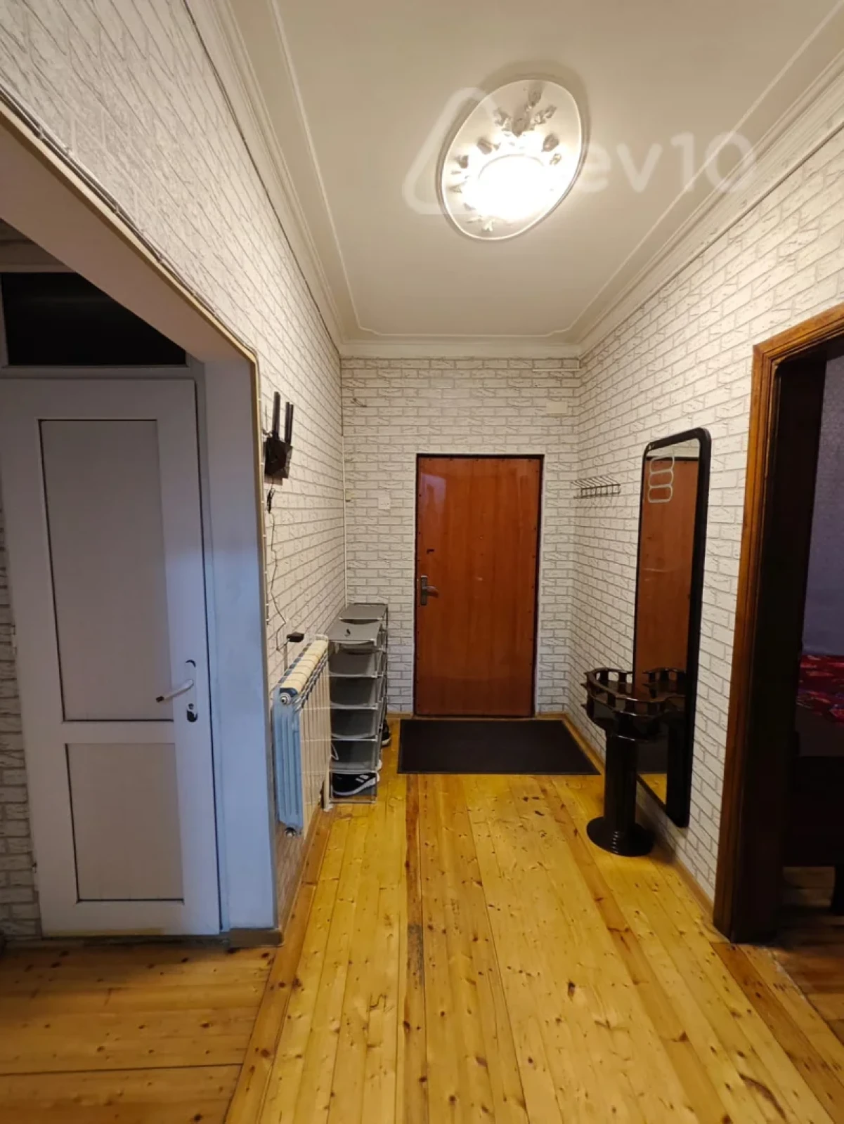 Kirayə verilir 3 otaqlı köhnə tikili 75 m²