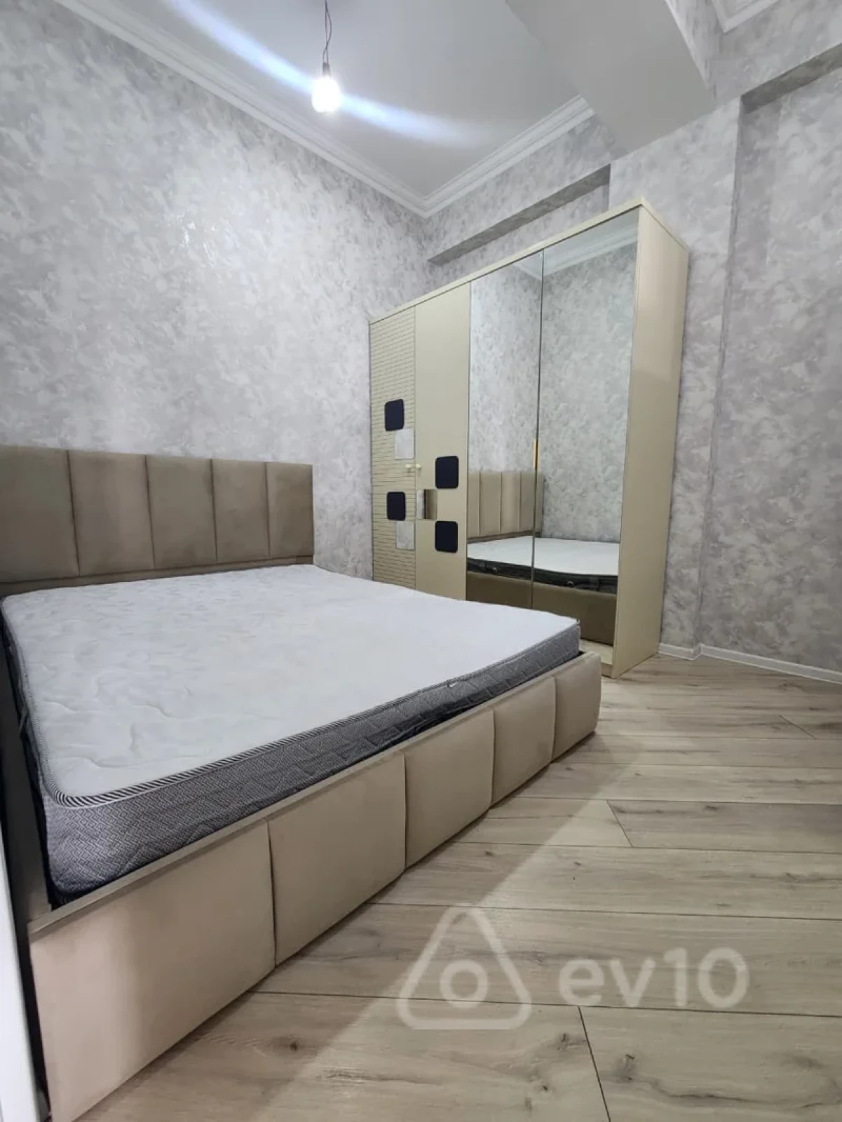 Kirayə verilir 2 otaqlı yeni tikili 50 m²