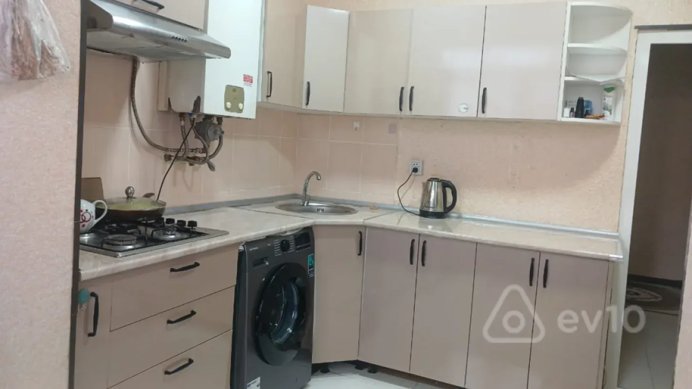 Kirayə verilir 3 otaqlı köhnə tikili 65 m²