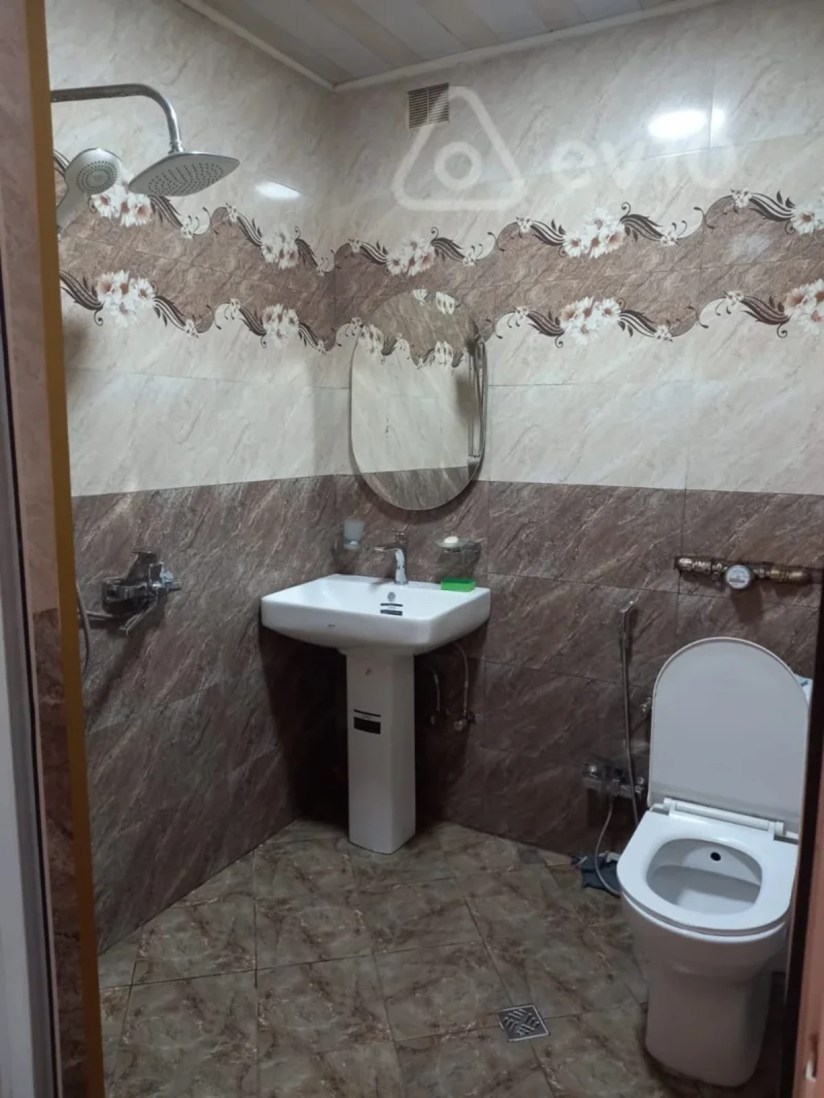 Kirayə verilir 3 otaqlı köhnə tikili 65 m²