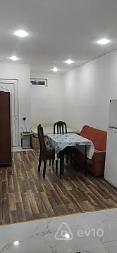 Kirayə verilir 1 otaqlı köhnə tikili 40 m²