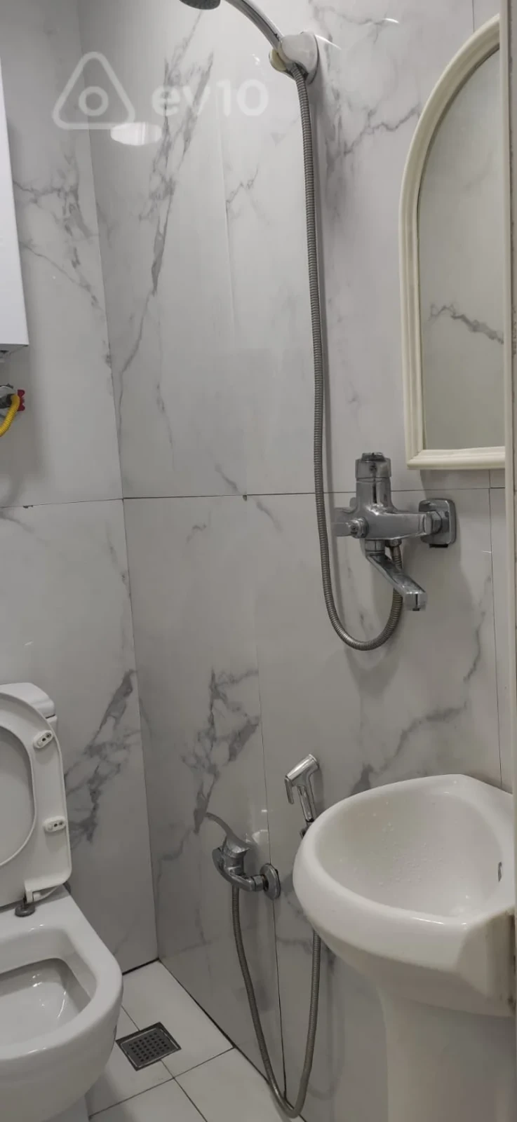 Kirayə verilir 1 otaqlı köhnə tikili 40 m²