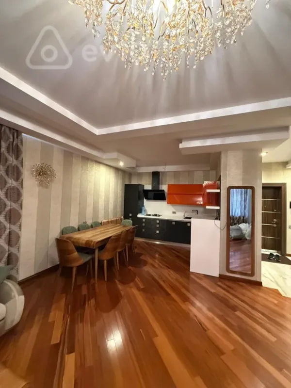 Kirayə verilir 2 otaqlı yeni tikili 70 m²