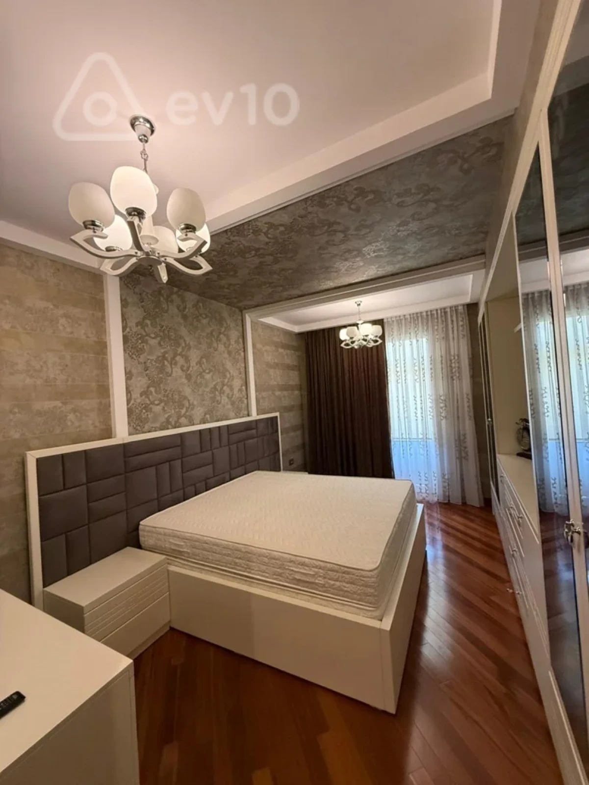 Kirayə verilir 2 otaqlı yeni tikili 70 m²