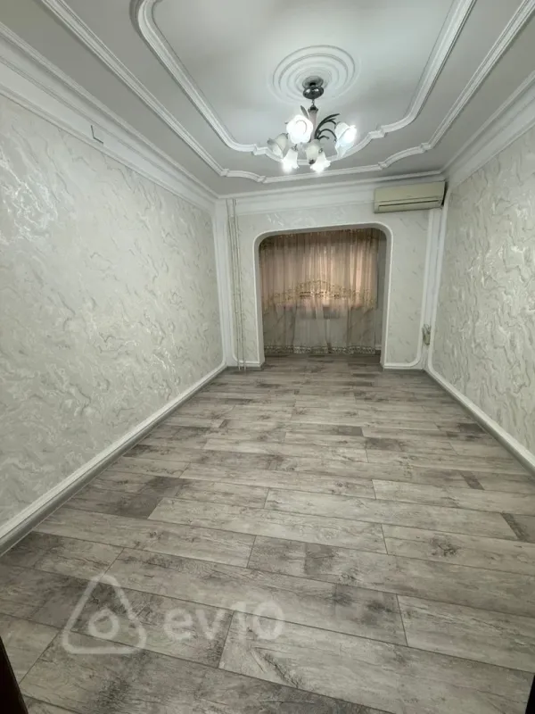 Kirayə verilir 2 otaqlı köhnə tikili 85 m²