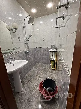 Kirayə verilir 2 otaqlı köhnə tikili 85 m²