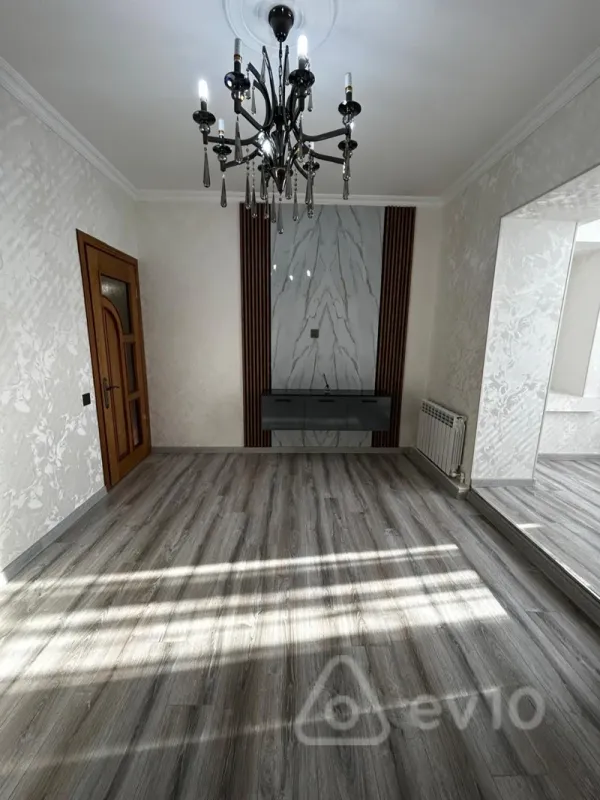 Satılır 3 otaqlı köhnə tikili 75 m²