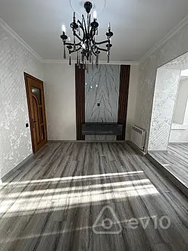 Satılır 3 otaqlı köhnə tikili 75 m²