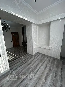 Satılır 3 otaqlı köhnə tikili 75 m²