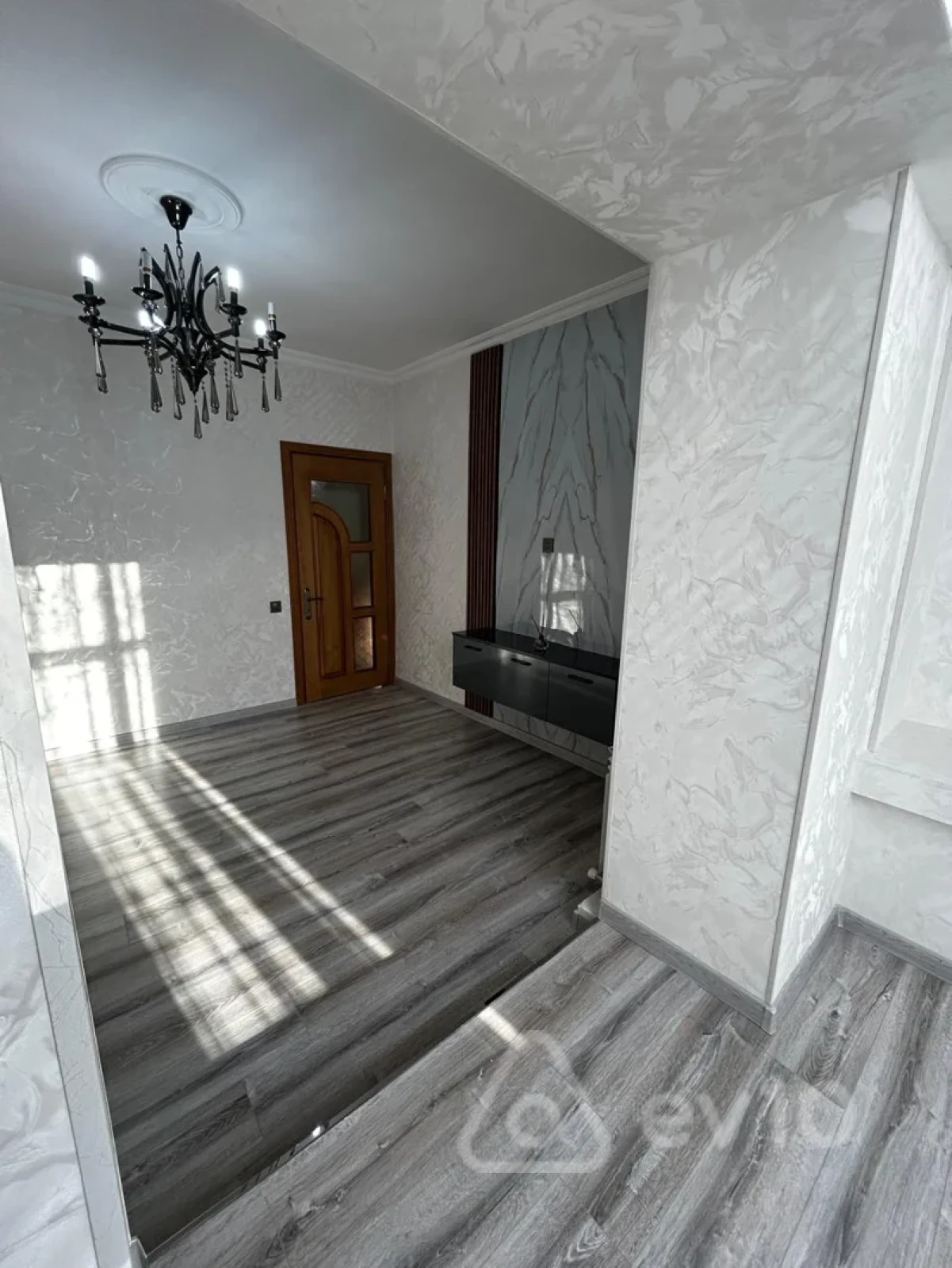 Satılır 3 otaqlı köhnə tikili 75 m²