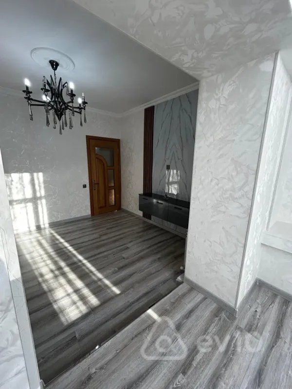 Satılır 3 otaqlı köhnə tikili 75 m²