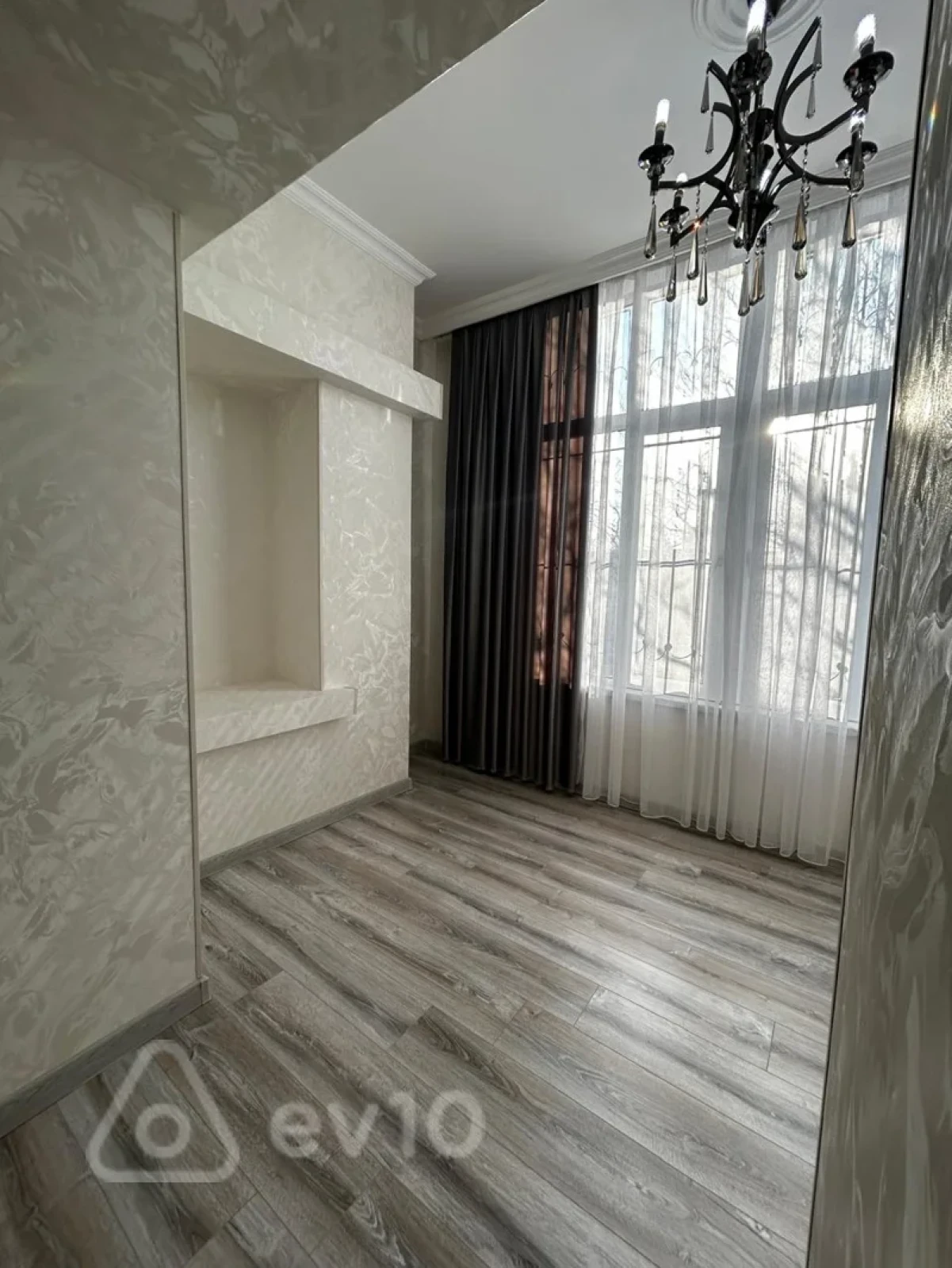 Satılır 3 otaqlı köhnə tikili 75 m²