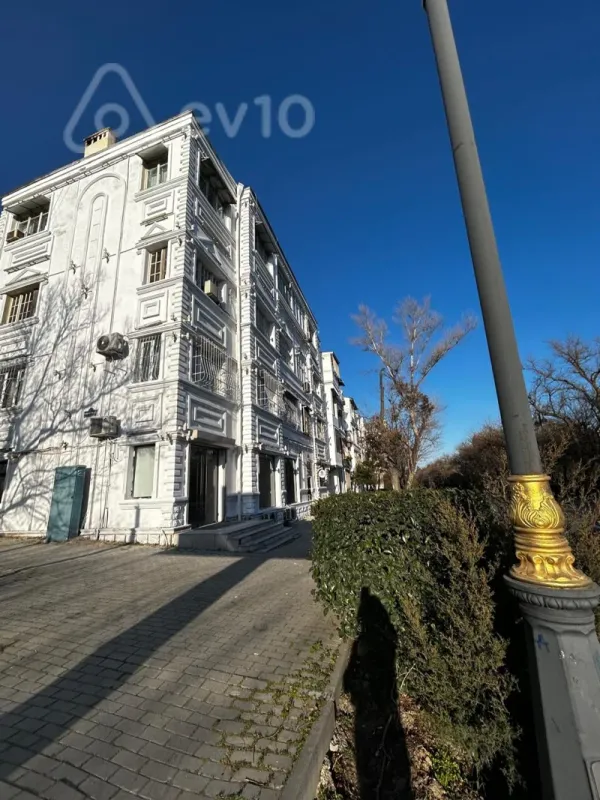 Satılır 3 otaqlı köhnə tikili 75 m²