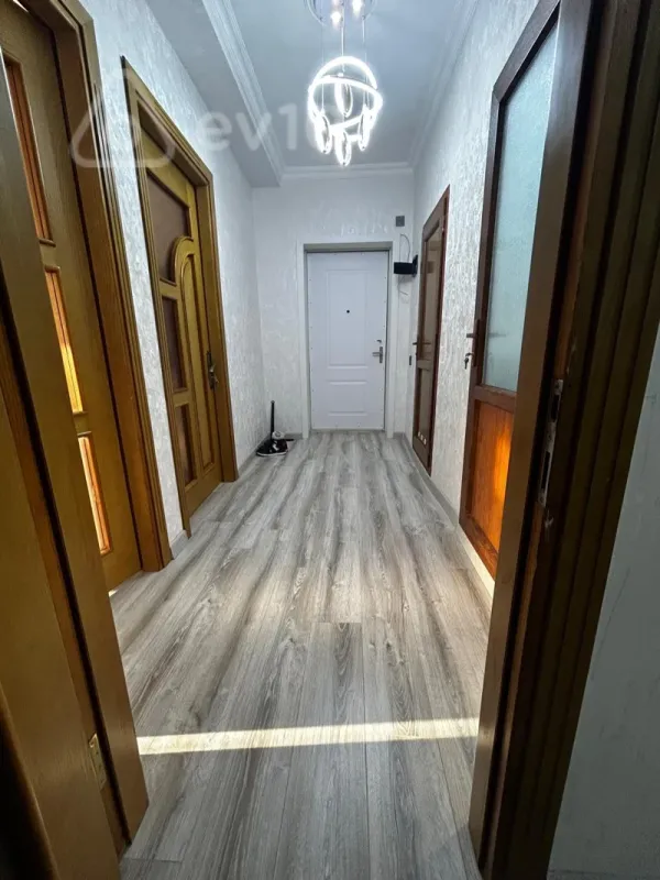 Satılır 3 otaqlı köhnə tikili 75 m²