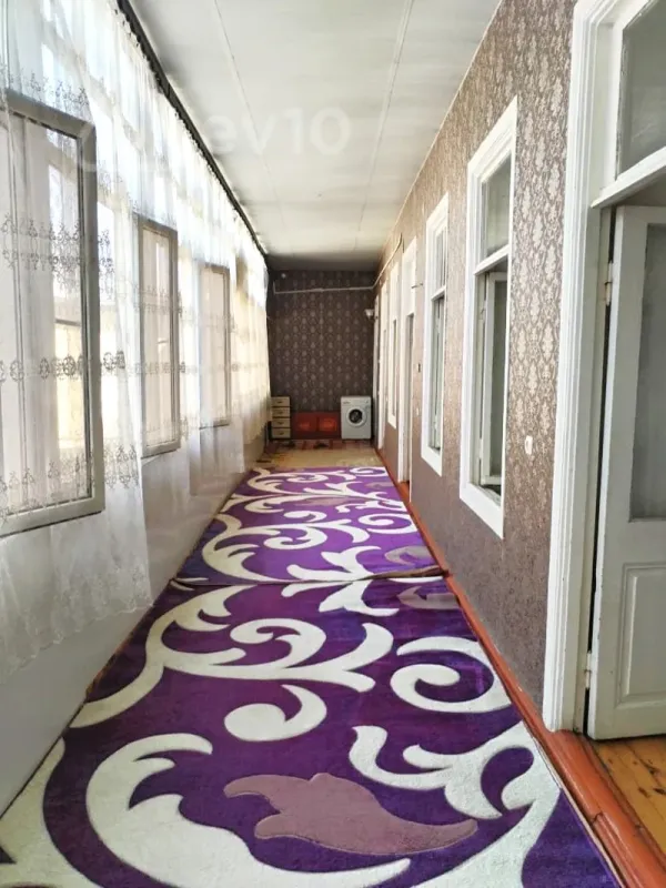 Kirayə verilir 3 otaqlı köhnə tikili 100 m²