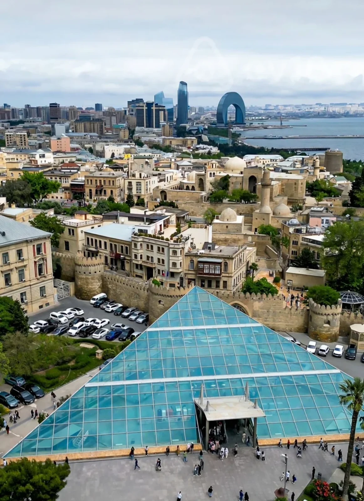 Kirayə verilir 3 otaqlı köhnə tikili 100 m²