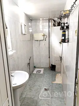 Kirayə verilir 3 otaqlı köhnə tikili 100 m²