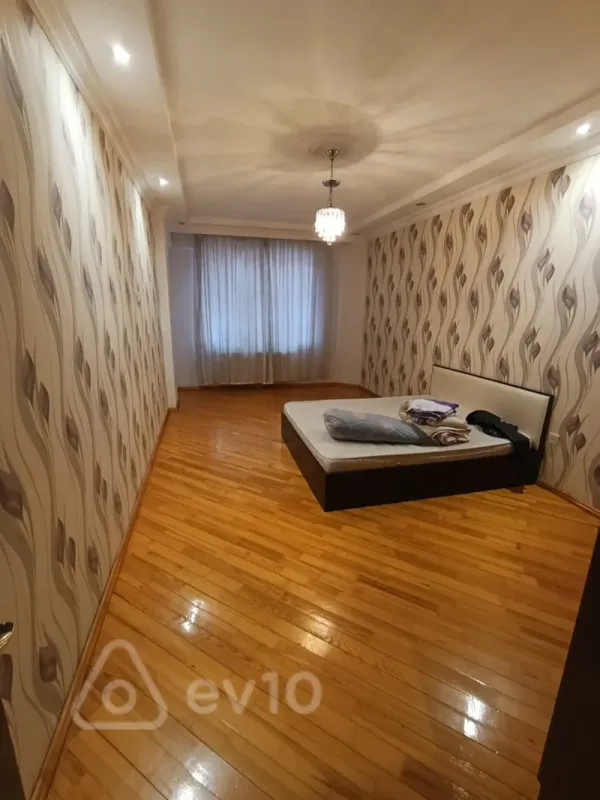 Kirayə verilir 2 otaqlı yeni tikili 83 m²