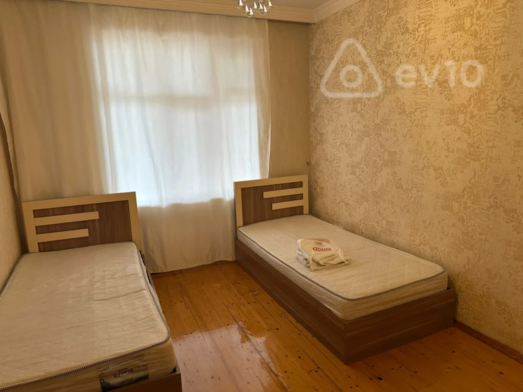 Kirayə verilir 3 otaqlı köhnə tikili 80 m²