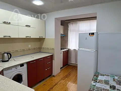 Kirayə verilir 3 otaqlı köhnə tikili 80 m²