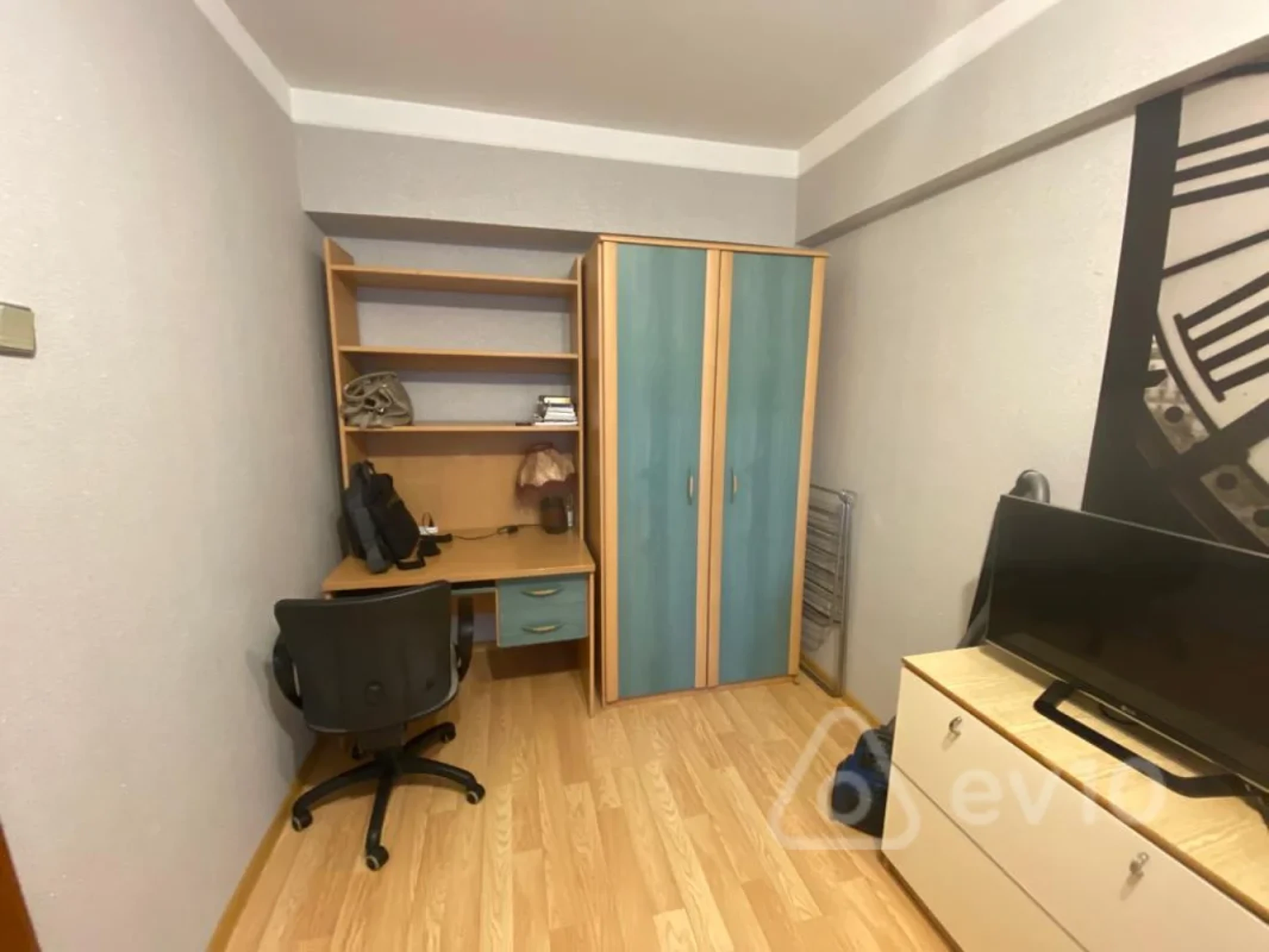 Kirayə verilir 3 otaqlı köhnə tikili 80 m²