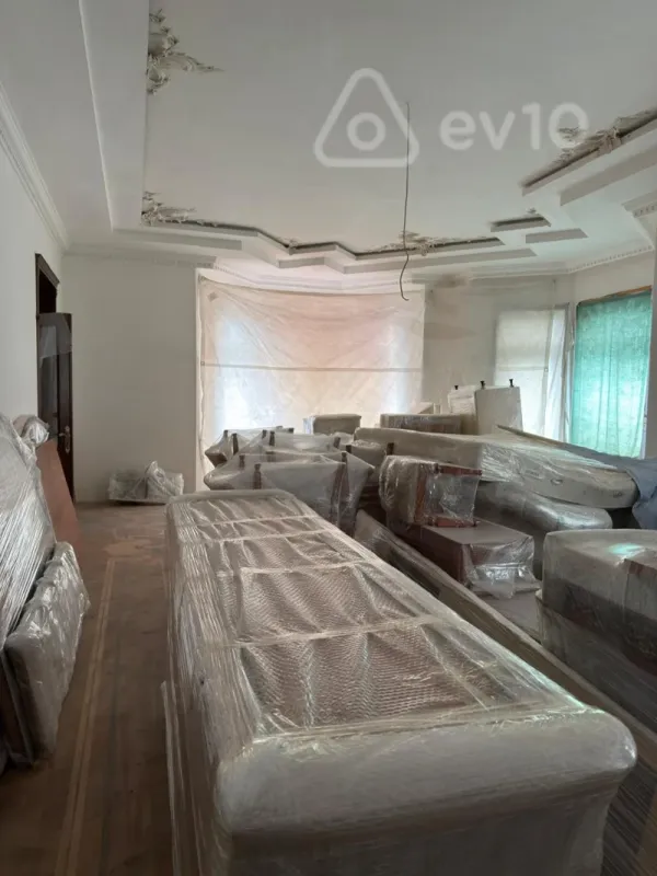 Satılır 8 otaqlı həyət evi 650 m²