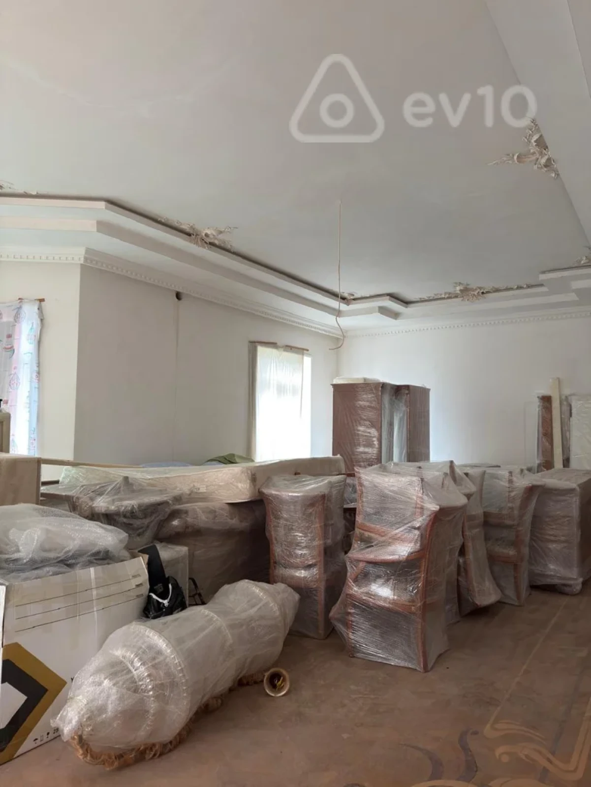 Satılır 8 otaqlı həyət evi 650 m²