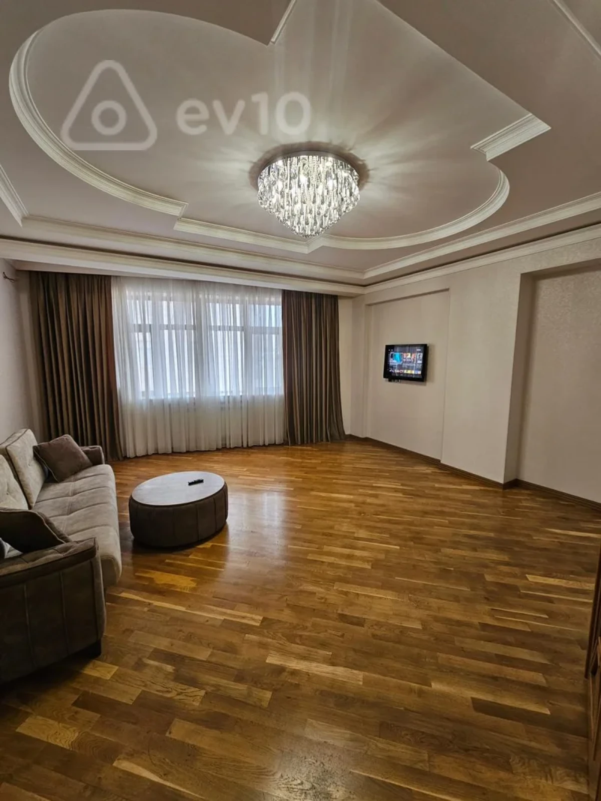 Kirayə verilir 2 otaqlı yeni tikili 85 m²