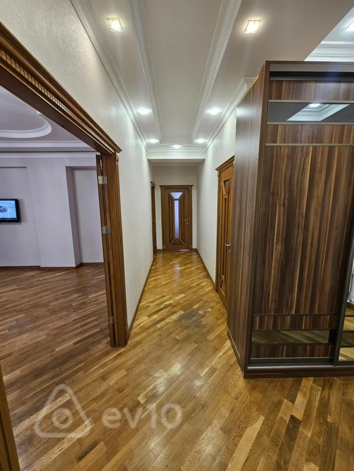 Kirayə verilir 2 otaqlı yeni tikili 85 m²