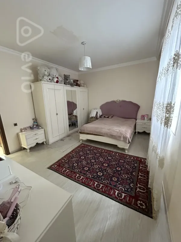 Satılır 10 otaqlı həyət evi 470 m²