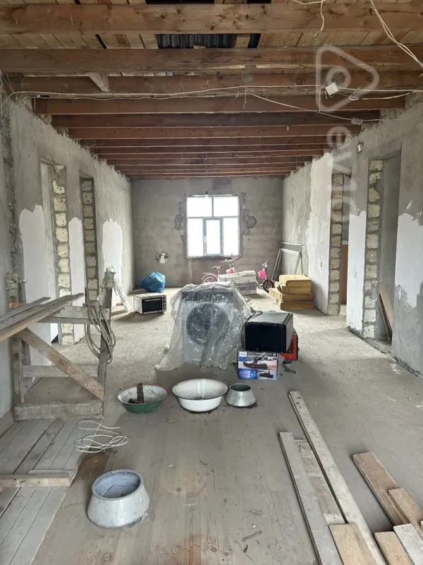 Satılır 10 otaqlı həyət evi 470 m²