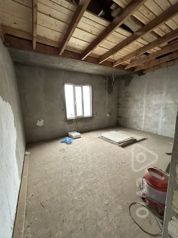 Satılır 10 otaqlı həyət evi 470 m²