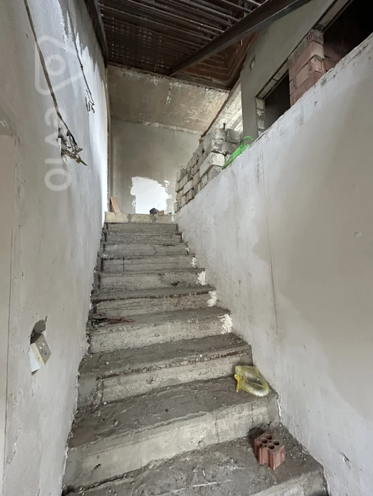 Satılır 10 otaqlı həyət evi 470 m²