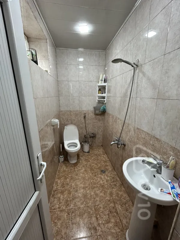 Satılır 10 otaqlı həyət evi 470 m²