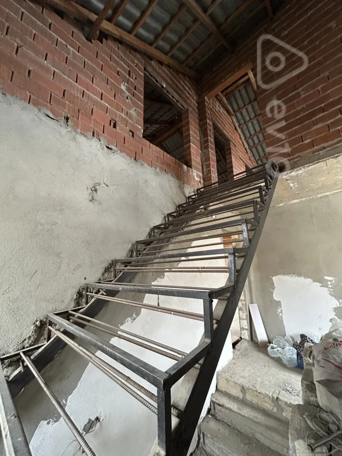 Satılır 10 otaqlı həyət evi 470 m²