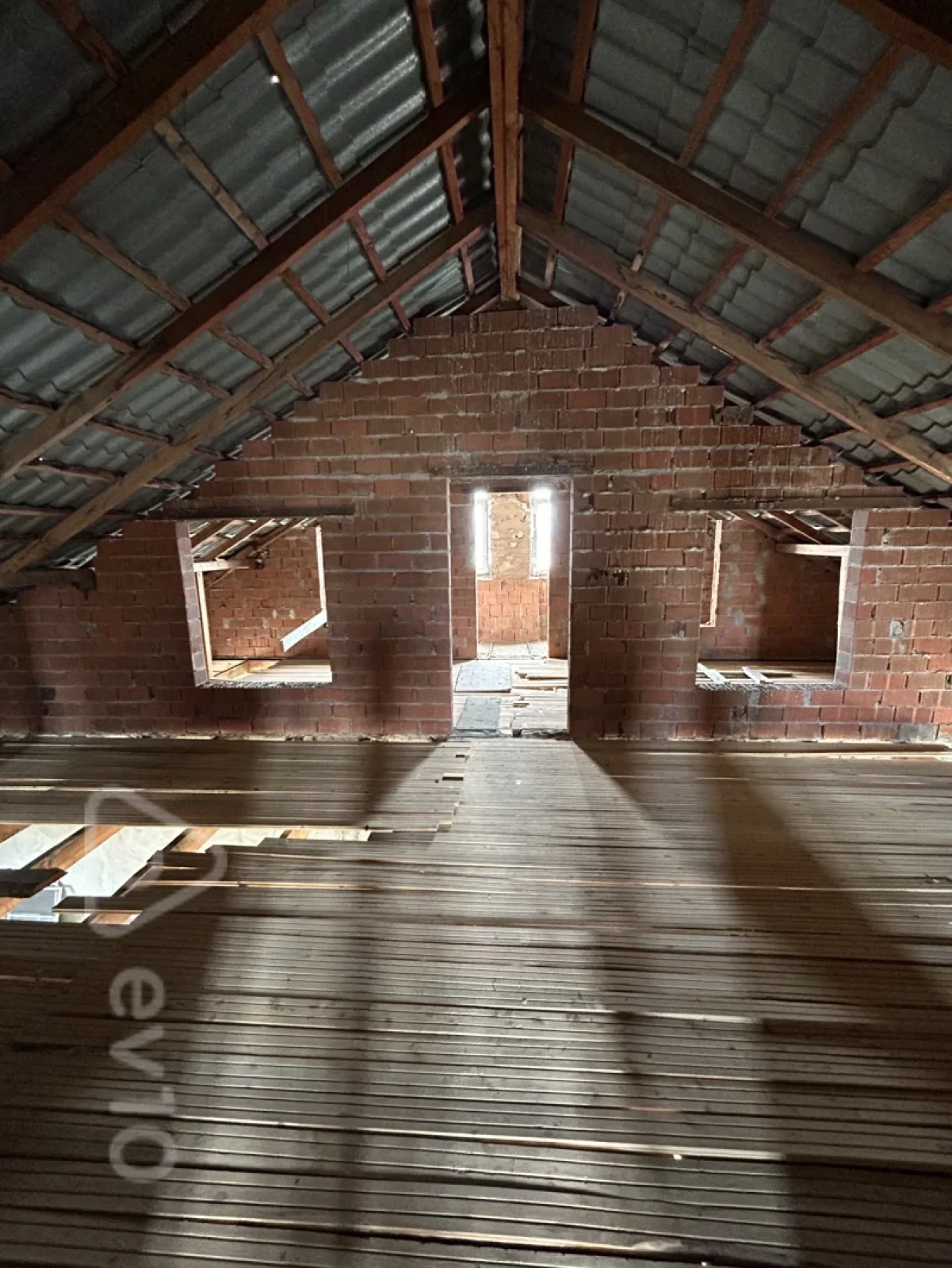 Satılır 10 otaqlı həyət evi 470 m²