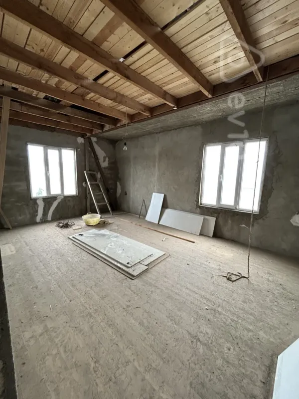 Satılır 10 otaqlı həyət evi 470 m²