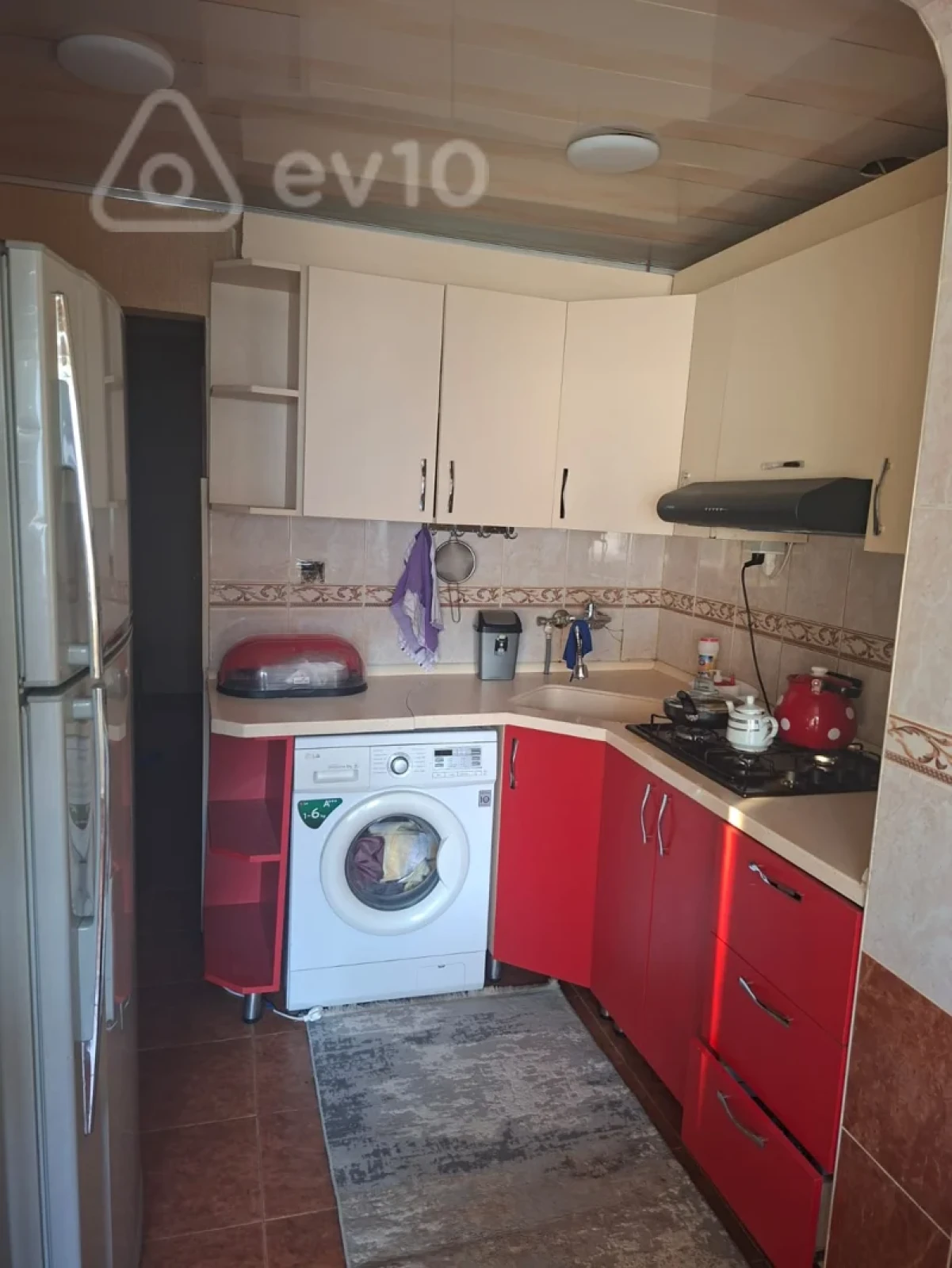 Kirayə verilir 2 otaqlı köhnə tikili 75 m²