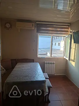 Kirayə verilir 2 otaqlı köhnə tikili 75 m²