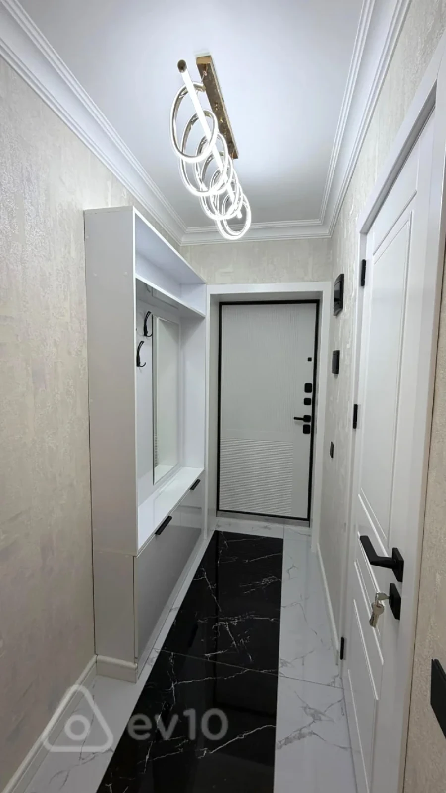 Satılır 3 otaqlı köhnə tikili 75 m²