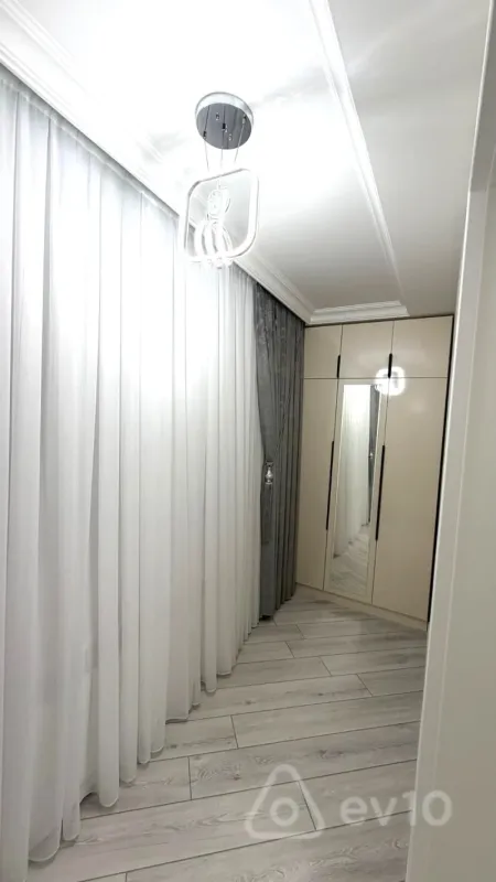 Satılır 3 otaqlı köhnə tikili 75 m²