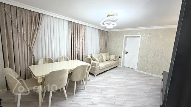 Satılır 3 otaqlı köhnə tikili 75 m²