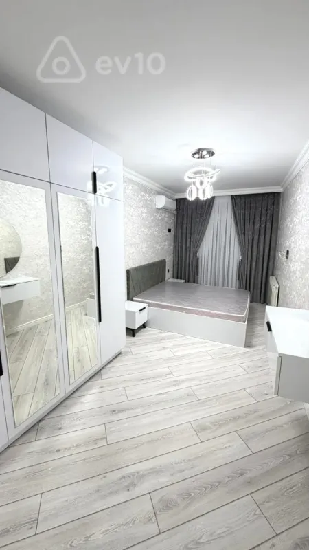 Satılır 3 otaqlı köhnə tikili 75 m²